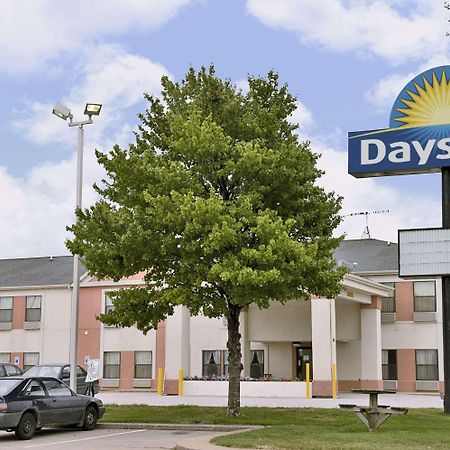 Days Inn By Wyndham Walcott Davenport Ngoại thất bức ảnh