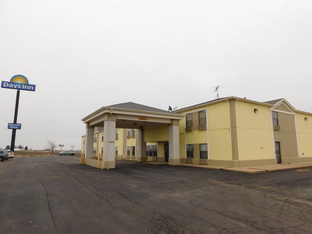 Days Inn By Wyndham Walcott Davenport Ngoại thất bức ảnh