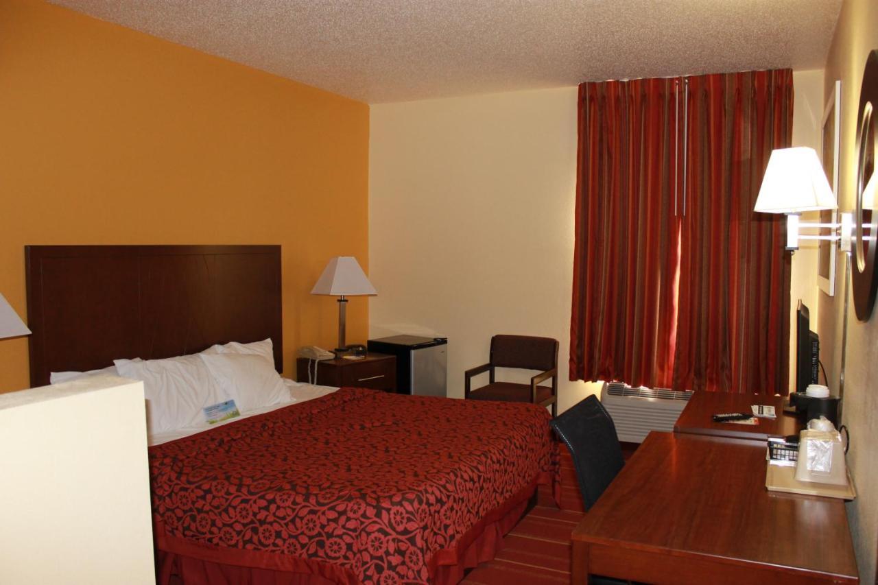 Days Inn By Wyndham Walcott Davenport Ngoại thất bức ảnh
