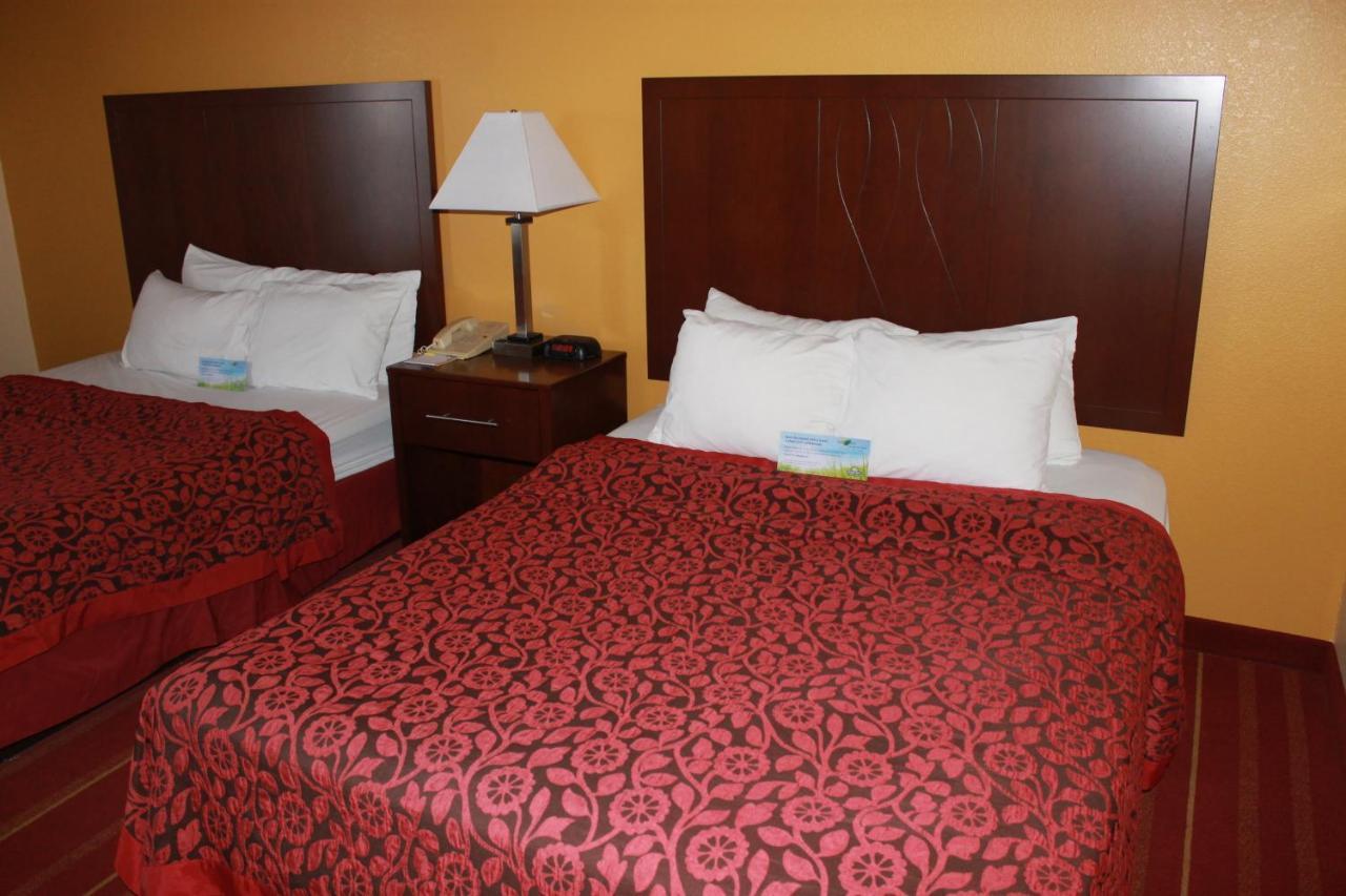 Days Inn By Wyndham Walcott Davenport Ngoại thất bức ảnh